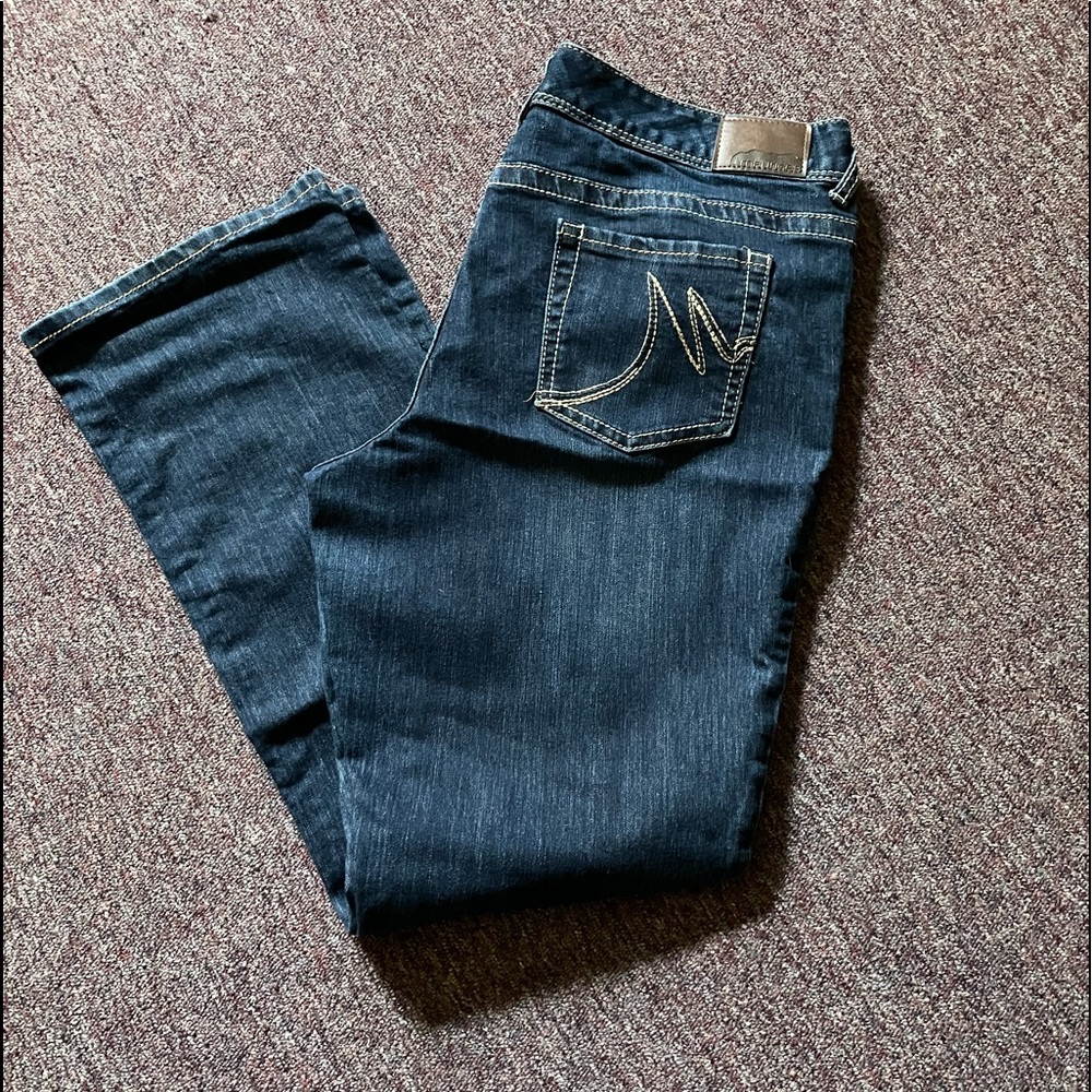 Nice pair of Maurices Boot cut jeans. Worn very little. Size 15/16